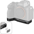 SmallRig 6033 Plaque de base avec emplacement pour AirTag pour Sony Alpha 7 V / 7R V / 7 IV