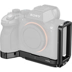 SmallRig 6034 Plaque de Montage en L avec Emplacement pour AirTag pour Sony Alpha 7 V / 7R V / 7 IV
