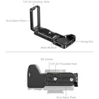 SmallRig 6034 Plaque de Montage en L avec Emplacement pour AirTag pour Sony Alpha 7 V / 7R V / 7 IV