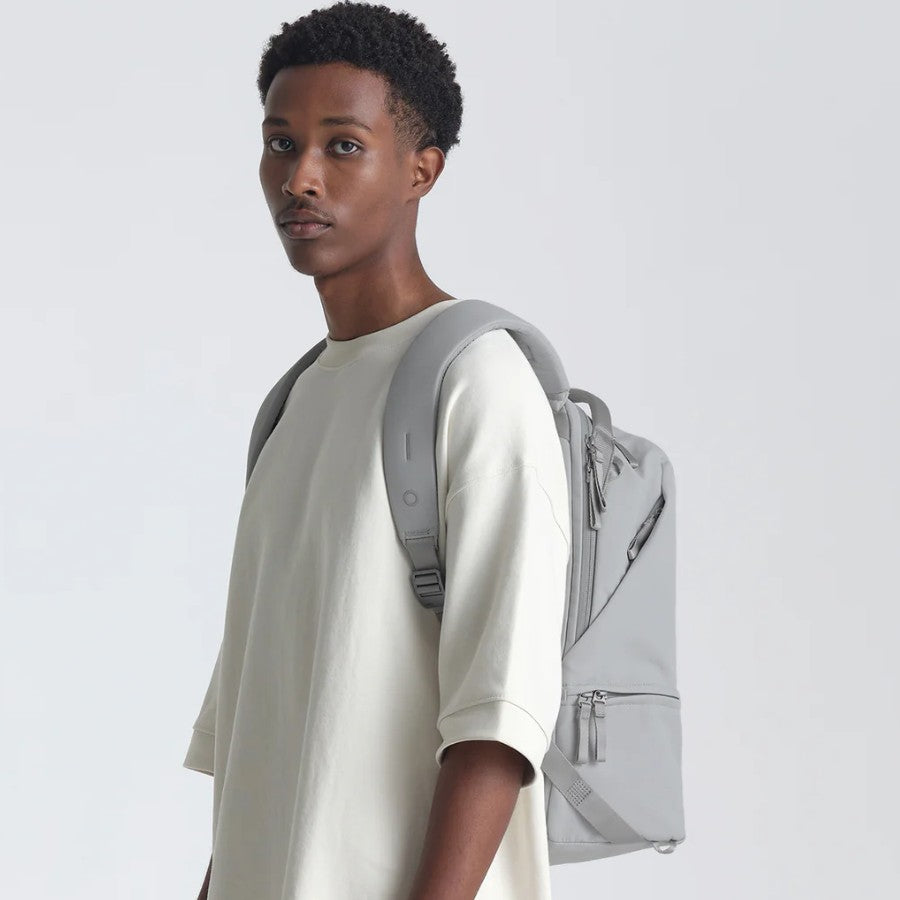 Urth Arkose 20L Backpack (Stone)
