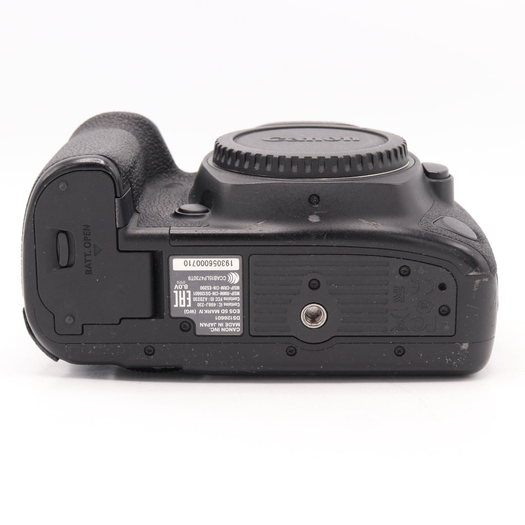 Canon EOS 5D Mark IV body used
