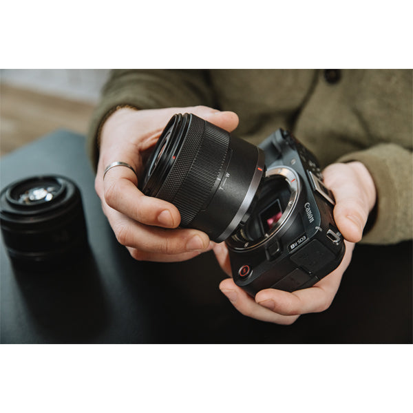 Canon EOS R50 V + RF-S 14-30mm + Peak Design Cuff