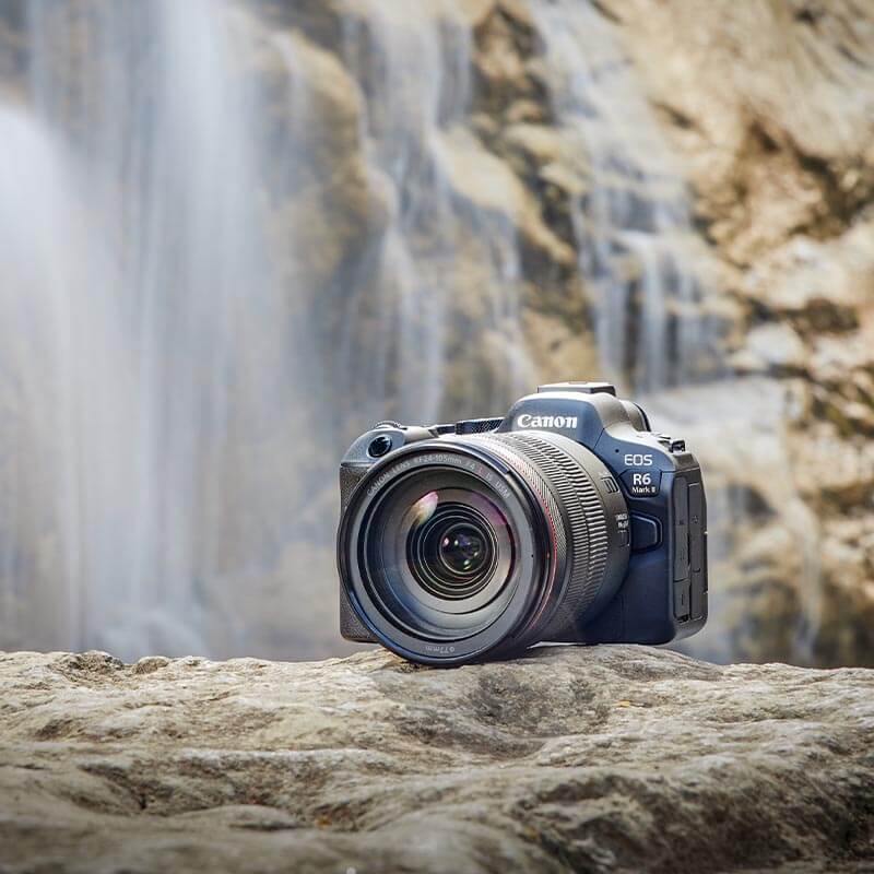 Canon EOS R6 mark II Boîtier + sac à dos Think Tank Mover