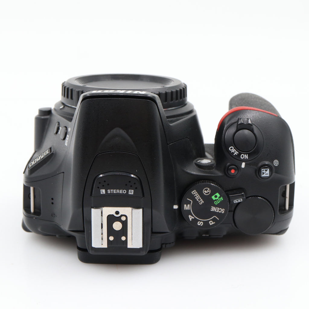 Nikon D5600 Gehäuse gebraucht