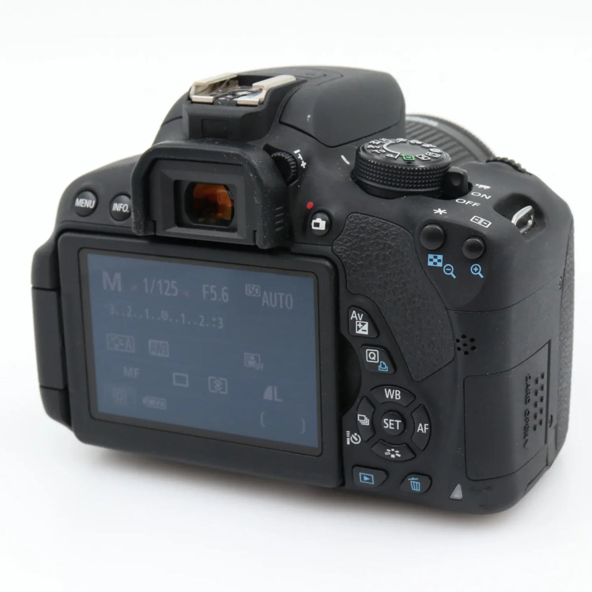 Canon EOS 700D + EF-S 18-55mm f/3.5-5.6 IS STM occasion