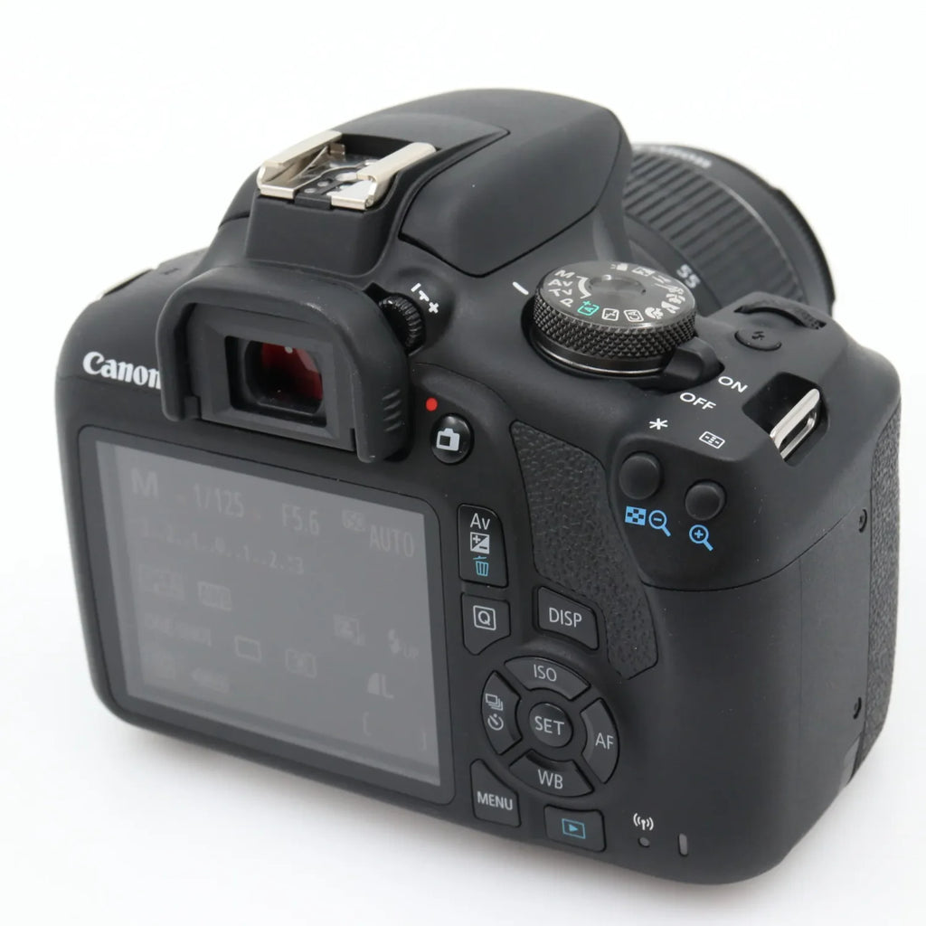 Canon EOS 2000D + EF-S 18-55mm f/3.5-5.6 IS II occasion