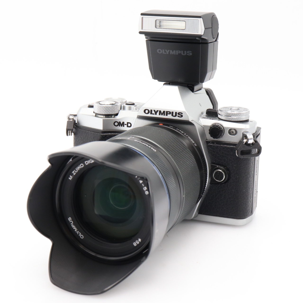 Olympus OM-D E-M5 Mark II silber + M.Zuiko Digital ED 14-150mm f/4-5.6 II Gebrauchtware