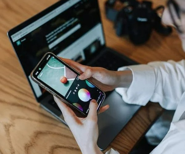 smartphone photo security