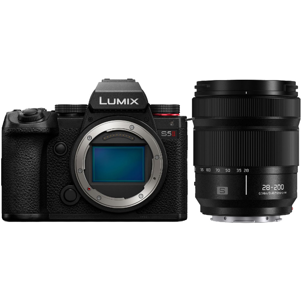 Panasonic Lumix DC-S5 II + Lumix S 28-200mm F/4-7.1 MACRO