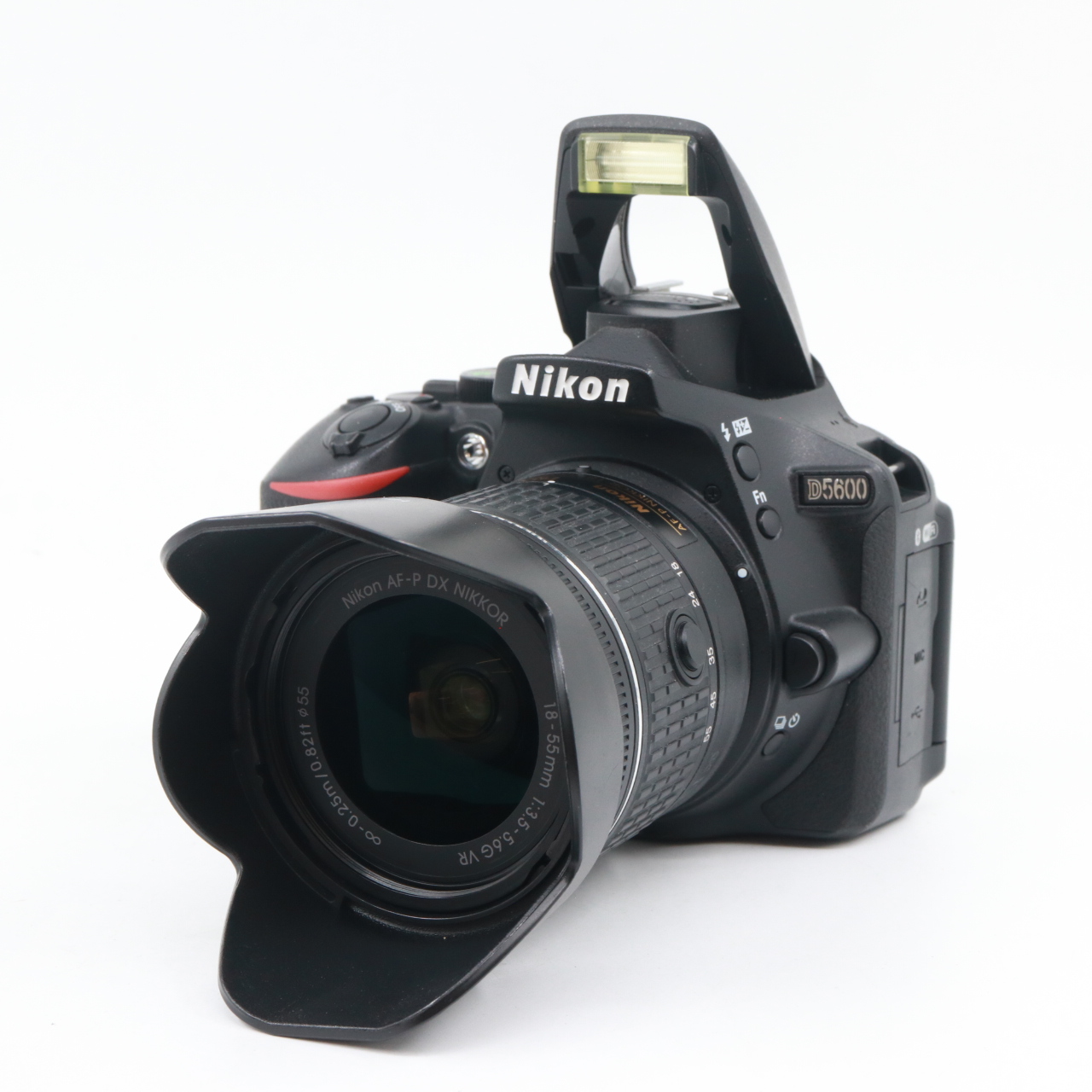 Nikon D5600 + AF-P 18-55mm f/3.5-5.6G DX VR occasion